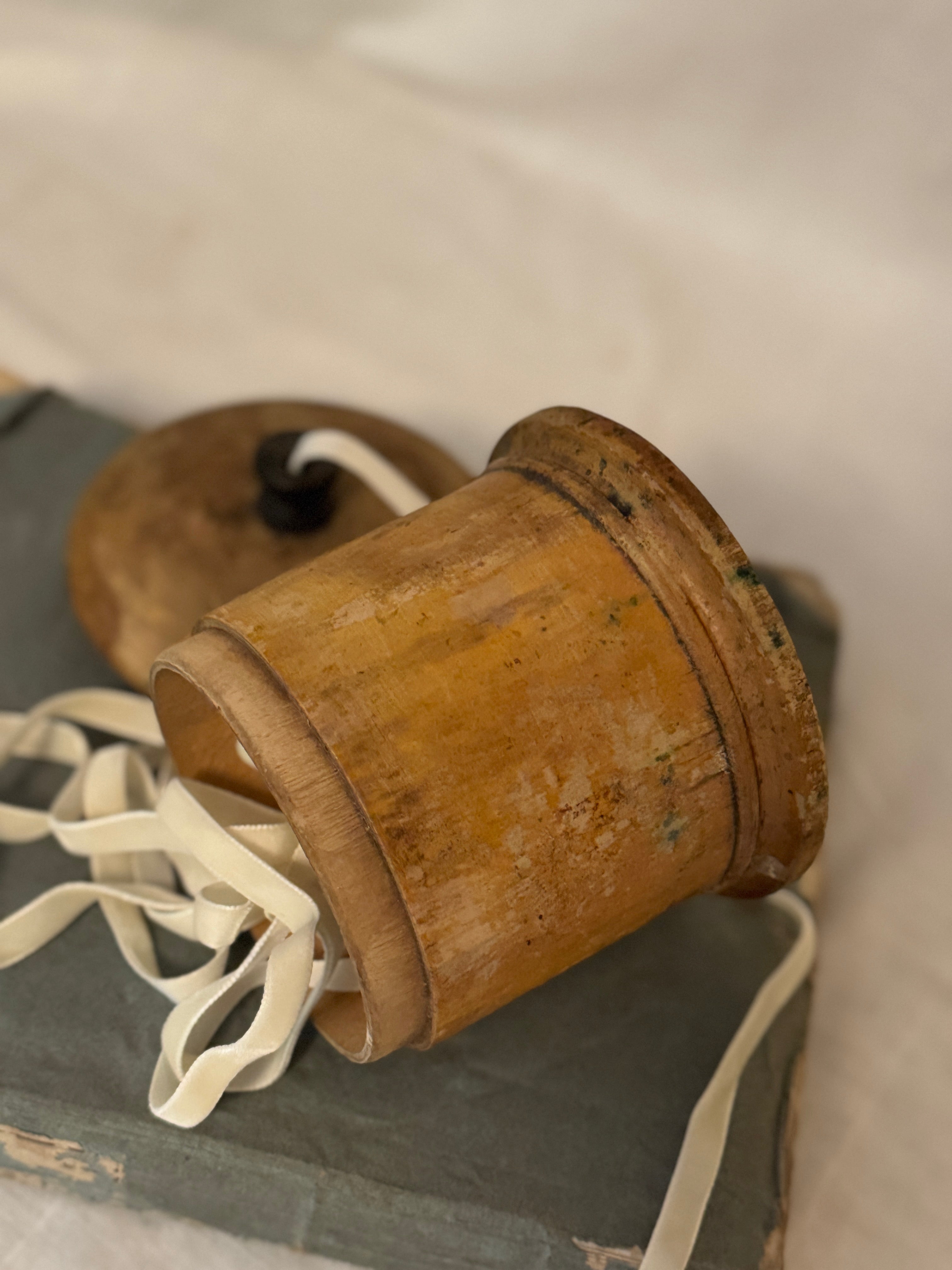 Antique Swedish Turned Wood String Box, 19th Century