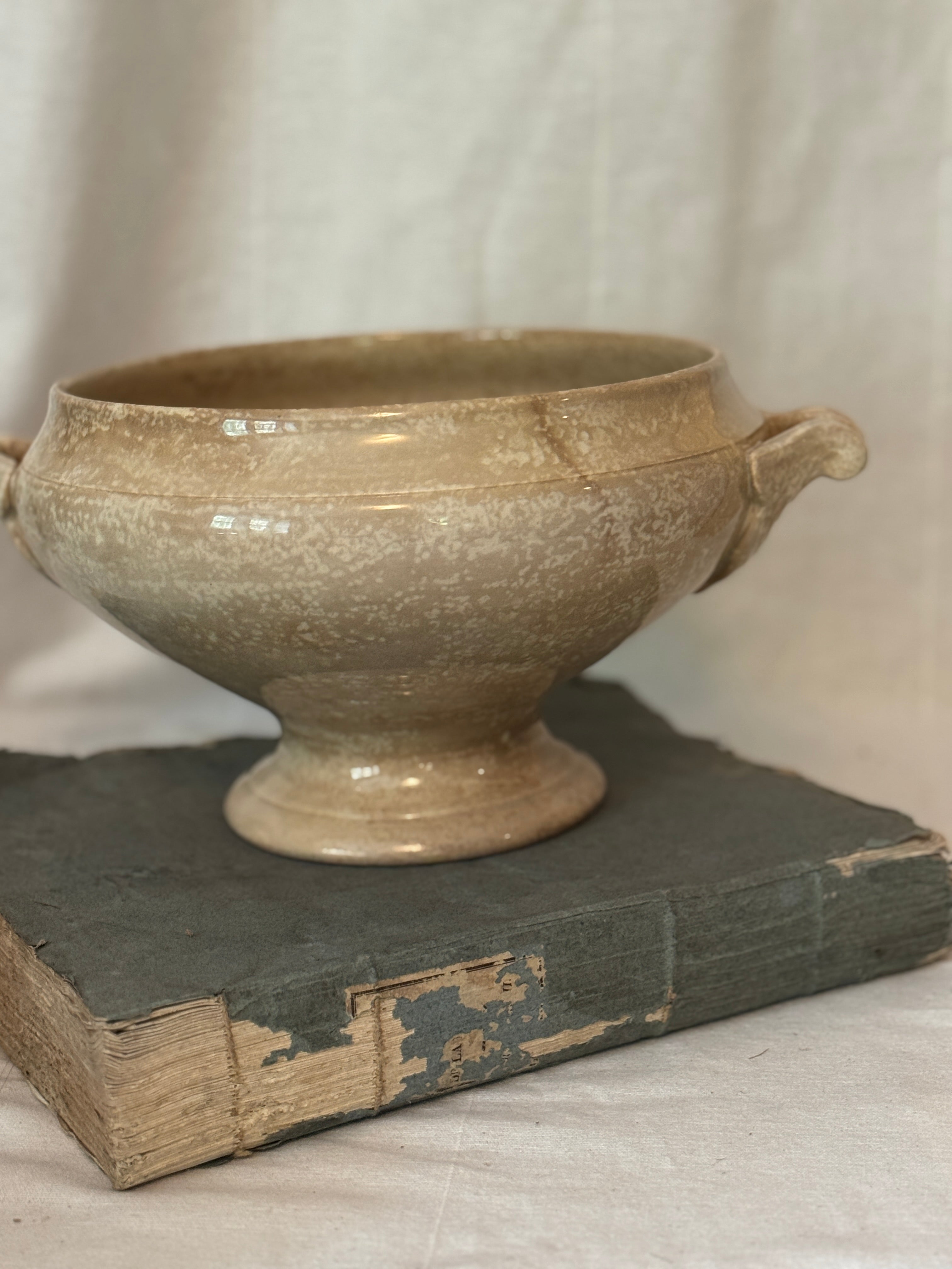 Antique French Saint-Amand Soupière, Early 20th Century