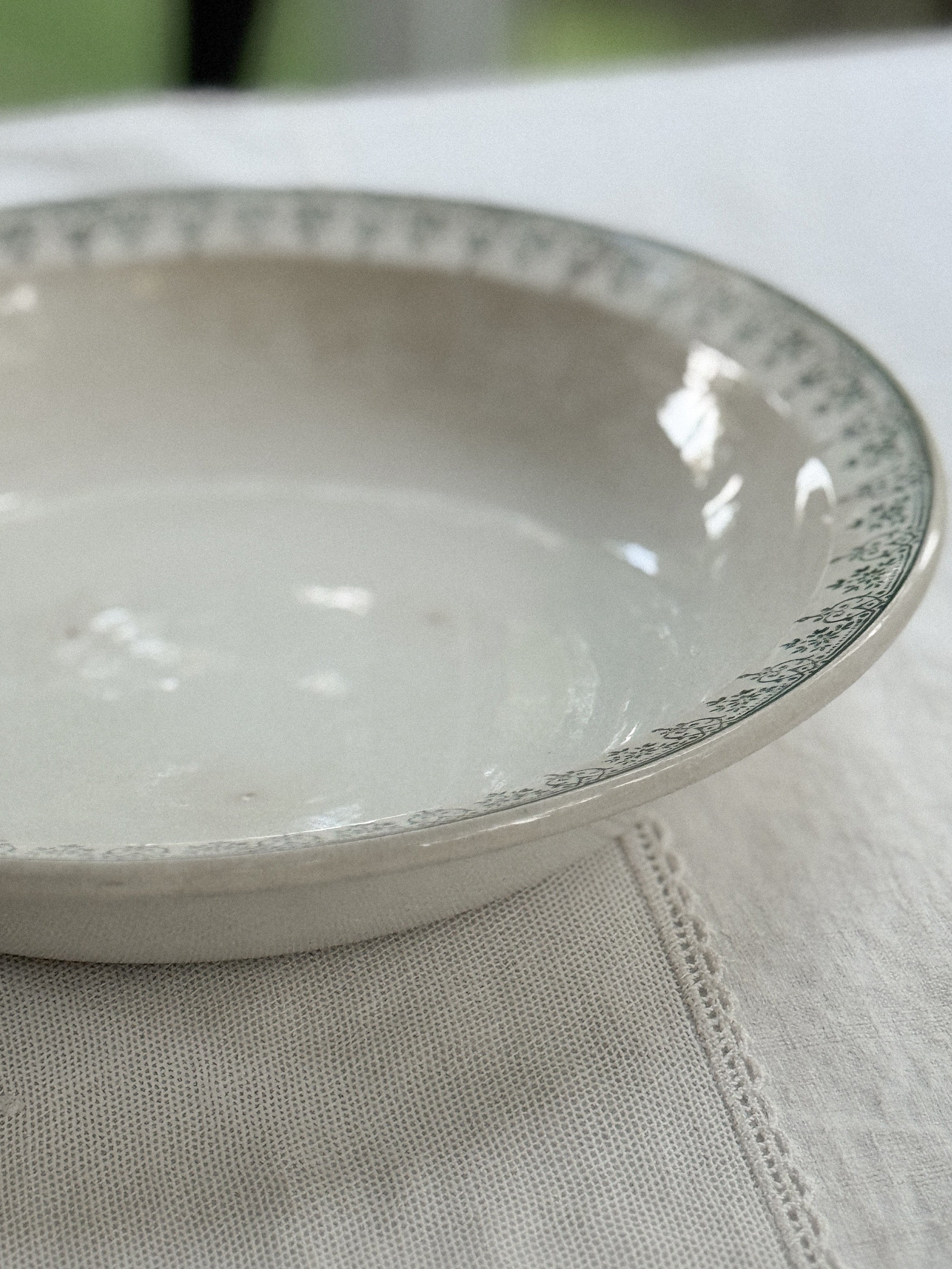 Lambrequin Shallow Bowl, Saint-Amand