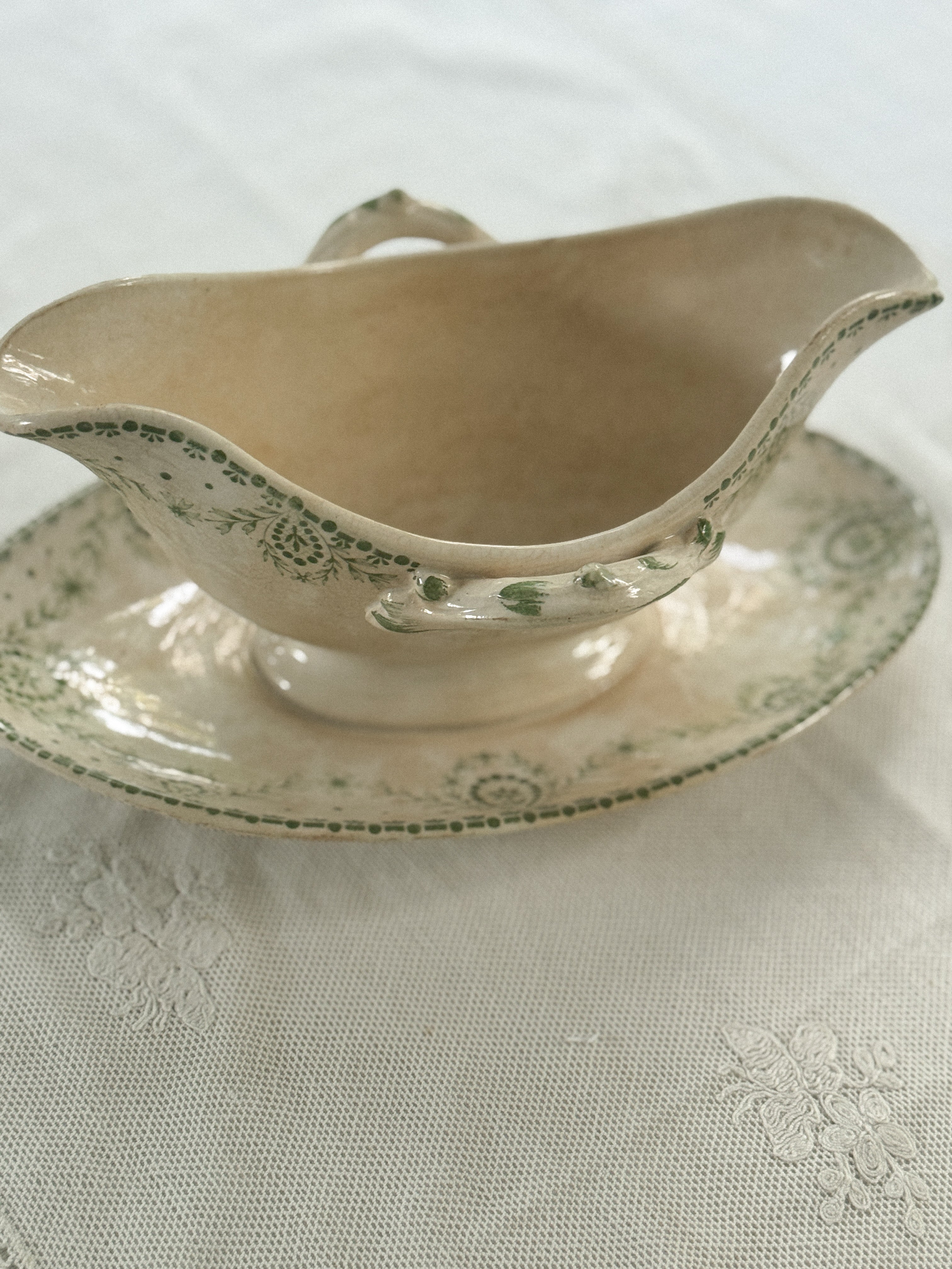 Antique French Sauceboat with Attached Stand, Creil et Montereau, Labrador