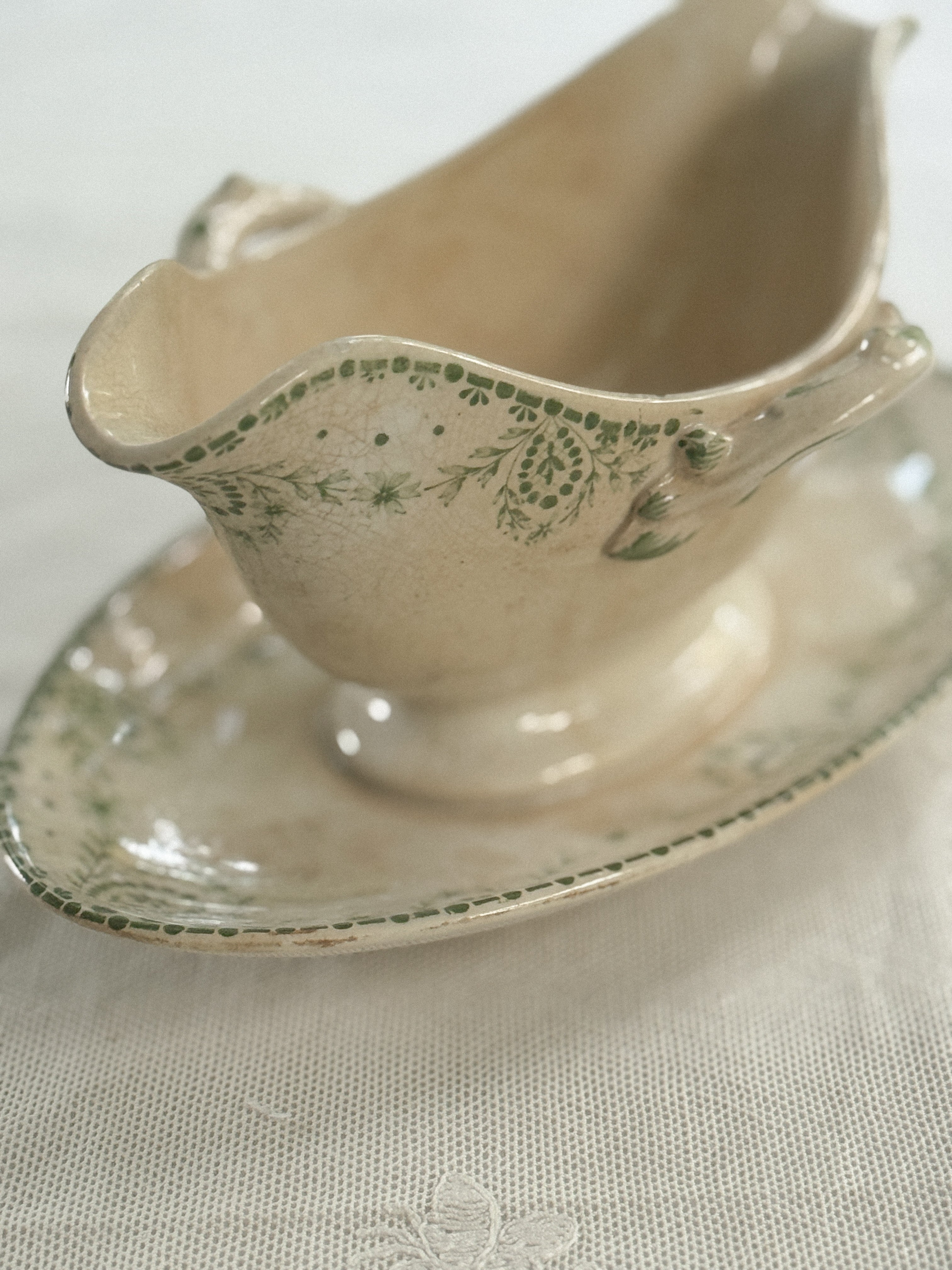 Antique French Sauceboat with Attached Stand, Creil et Montereau, Labrador