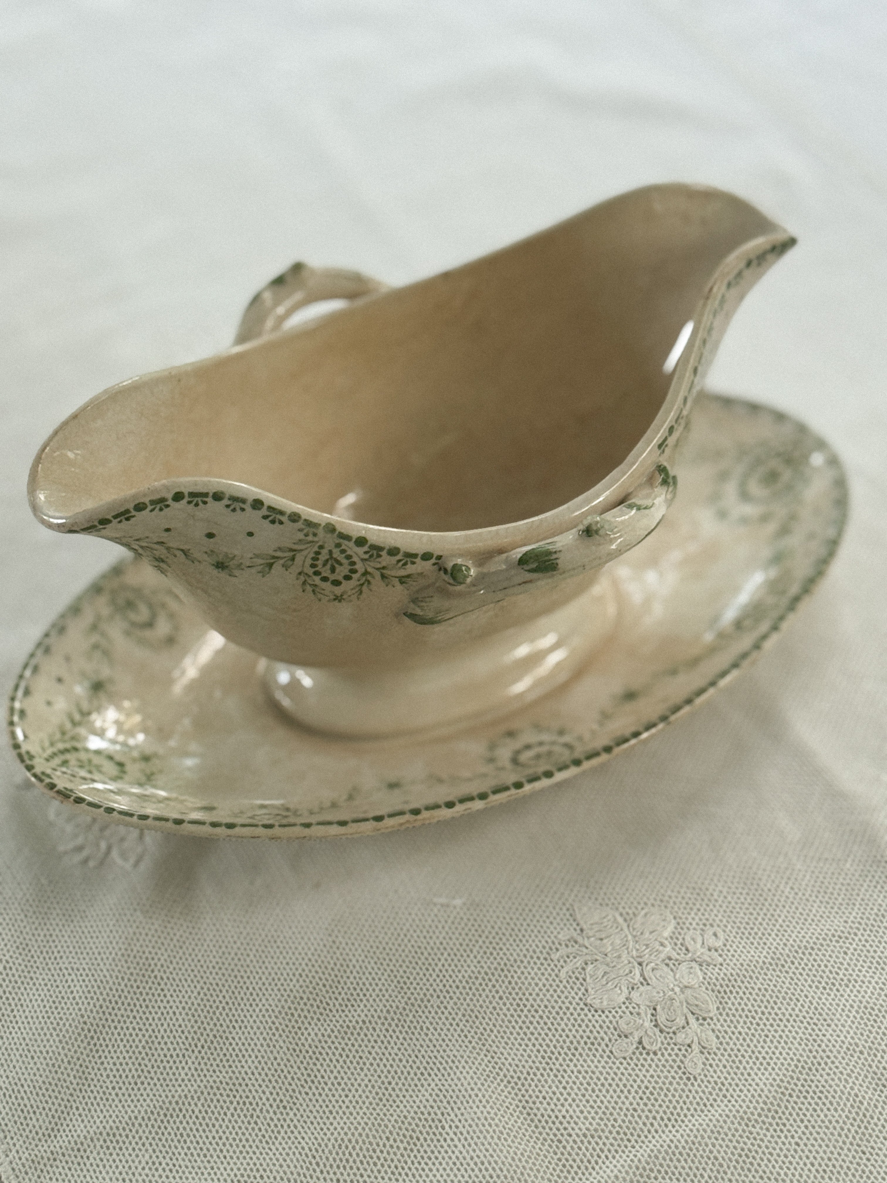 Antique French Sauceboat with Attached Stand, Creil et Montereau, Labrador